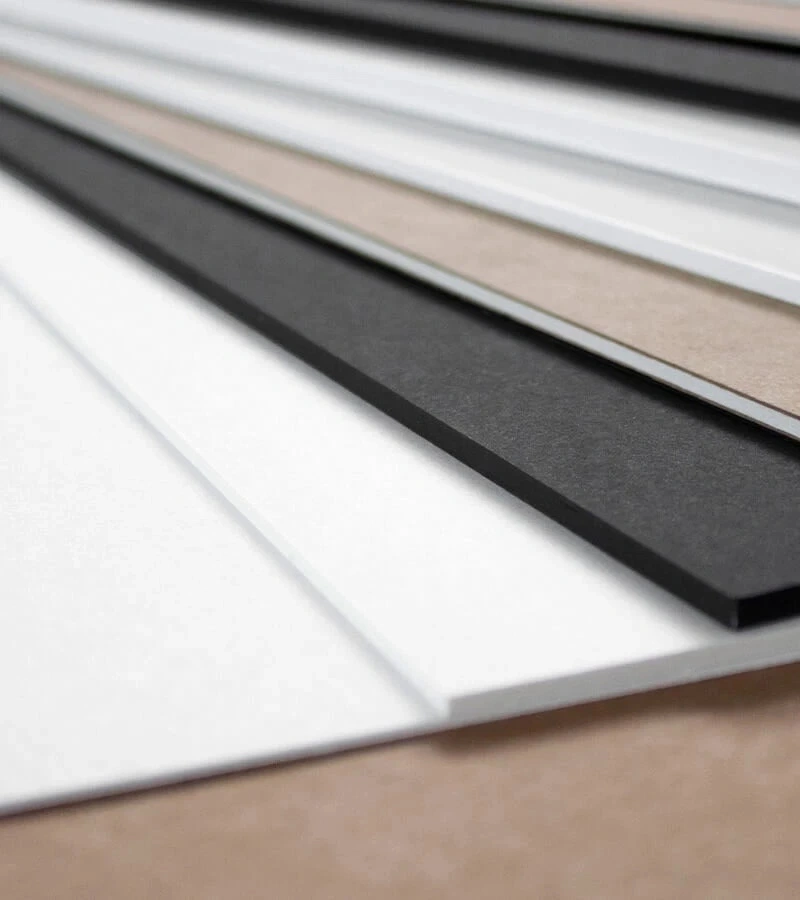 Firmenschild an einer Hauswand